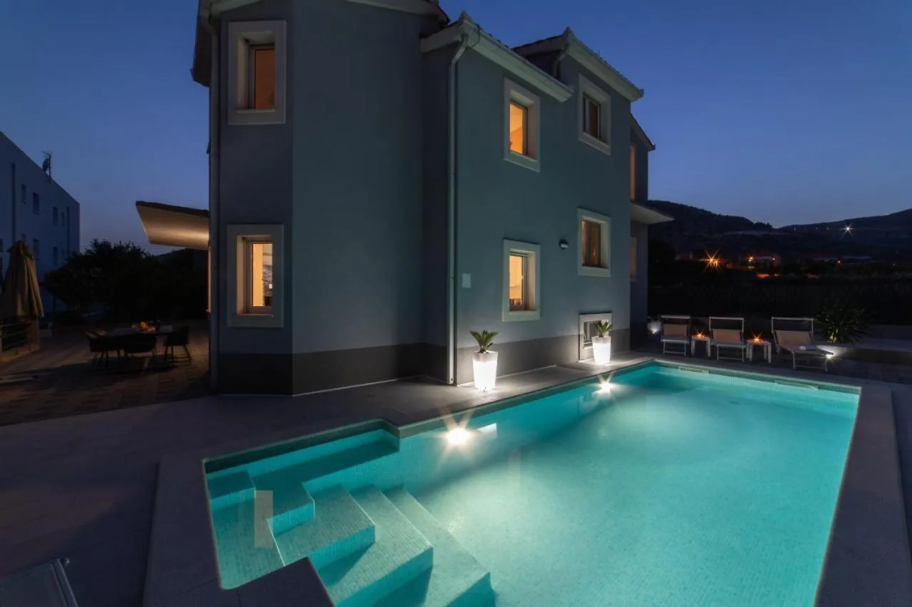 Villa Ban Trogir Apartment