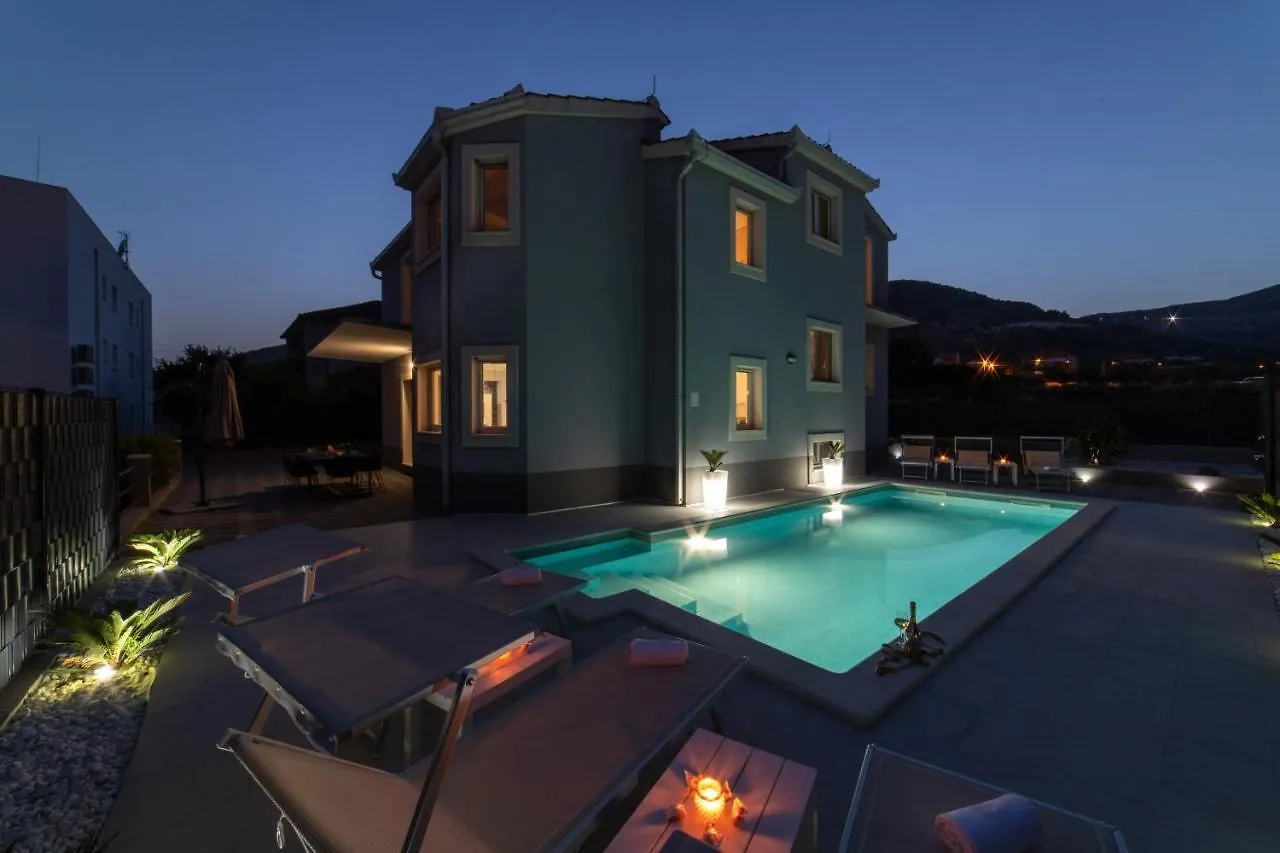 Villa Ban Trogir