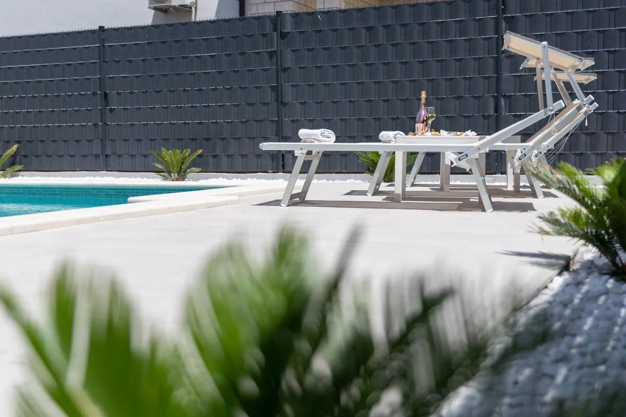 Apartment Villa Ban Trogir