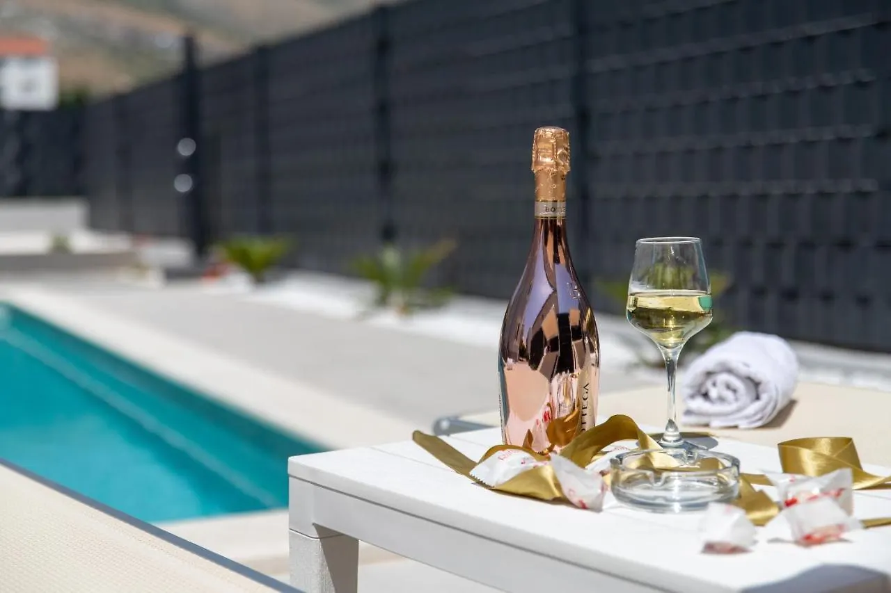 Apartment Villa Ban Trogir