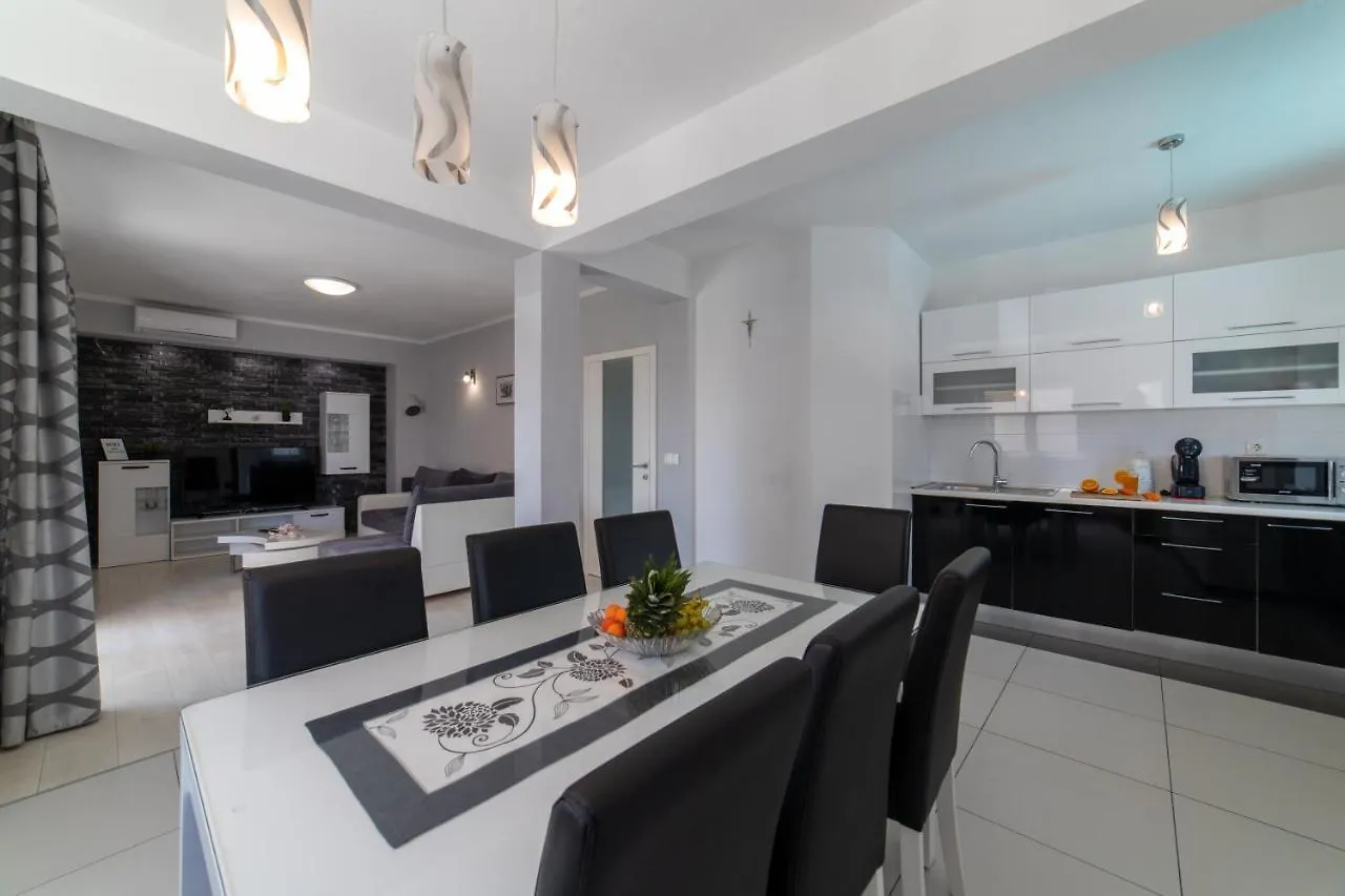 Apartment Villa Ban Trogir