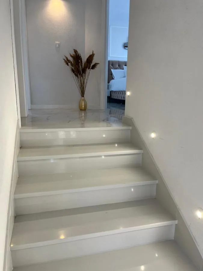 Villa Ban Trogir 0*,